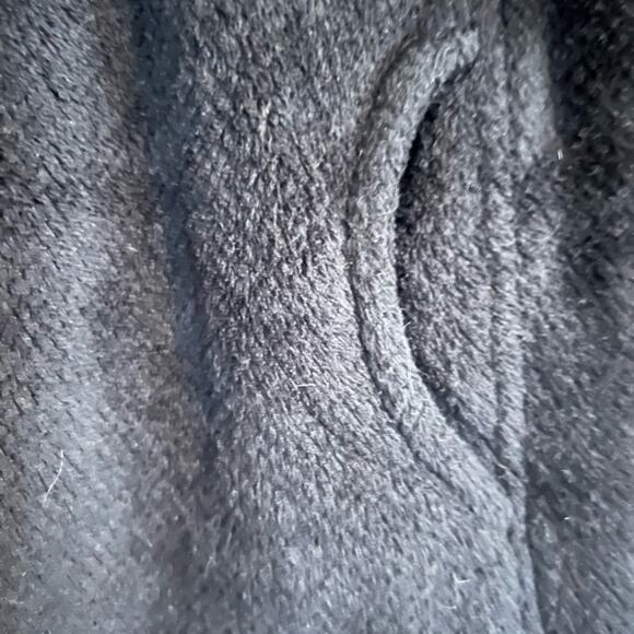 Patagonia Black Zip Up Fleece Sweater - Picture 5 of 6